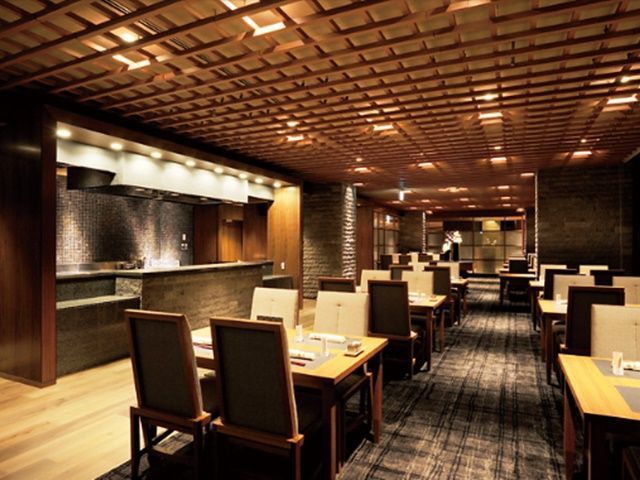 職場はラグジュアリーな会員制ホテルです★