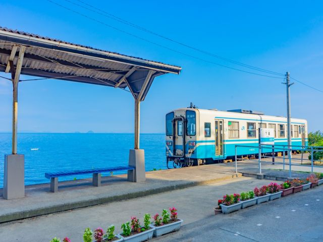 休日は足を延ばして青春18きっぷのポスターにもなった「下灘駅」へ!!