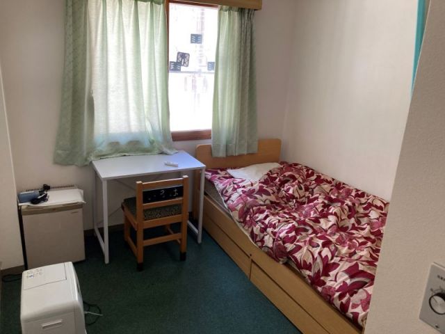 寮はシンプルなお部屋です！