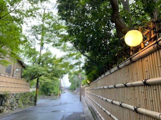 施設の近くは京都の昔ながらの街並みを感じれるところが多いです♪