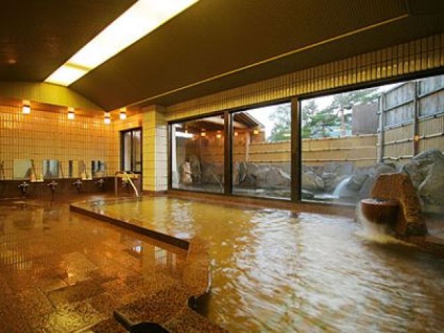 館内の大浴場で毎日の疲れを洗い流しましょう♪