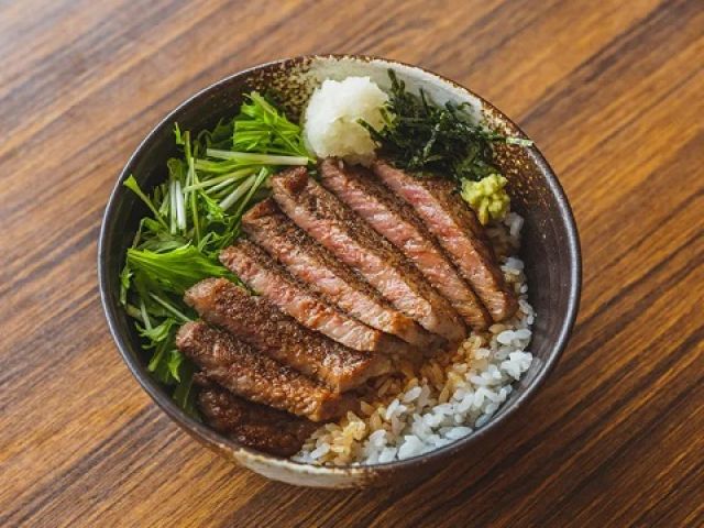 スキー場内のレストラン社割が使えます♪