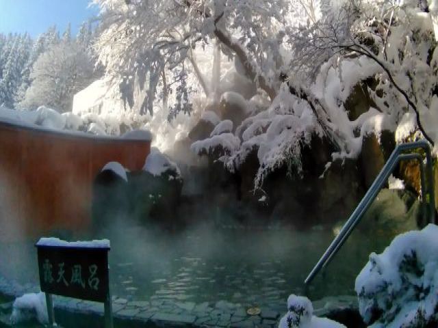 《疲れた後は温泉へ》
館内大浴場・露天風呂も入浴できます！雪見風呂最高です♪