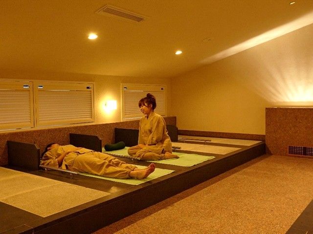 デトックス効果抜群の屋内岩盤浴