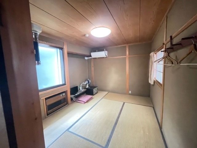 綺麗な和室寮になります！
TVやWi-Fiもついているので快適に過ごせます♪