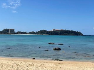 《沖縄本島》大型リゾートホテル絶景ロケーション×通し勤務×築浅個室寮完備！