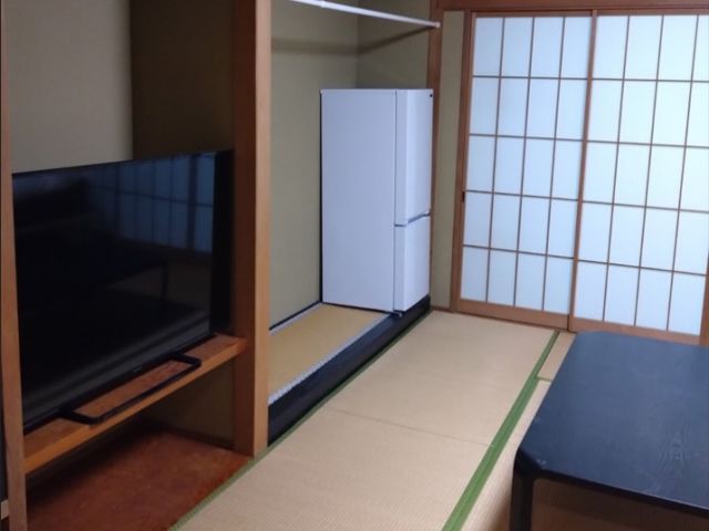 元々保養所だった施設を利用頂けます。洗濯機、乾燥機もあり、台数多め！