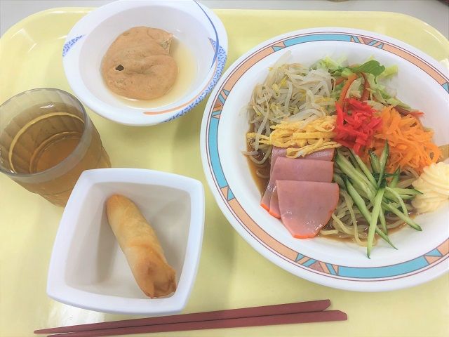 従業員食堂です♪メニューは日替わりです！