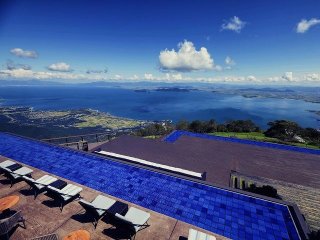 【個室寮】SNSやメディアでも話題!雄大な景色を満喫できる有名スポットでのお仕事です!