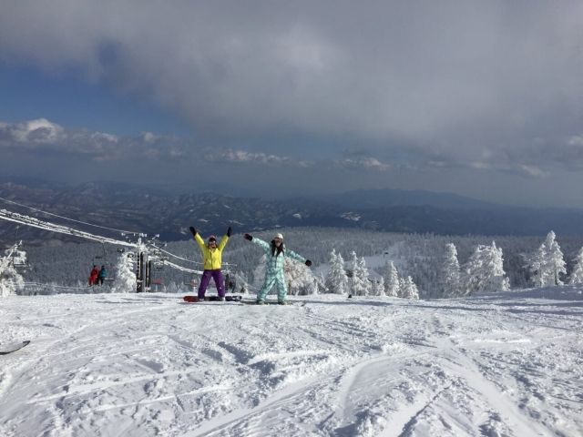 スキー場近くのホテルで働きませんか？