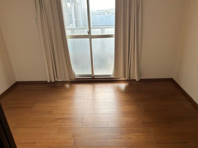 カーテンも備え付けられているので安心☆