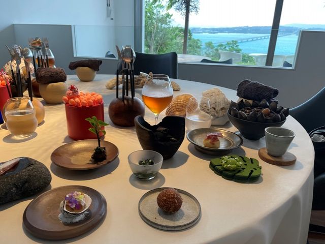 宮古島の青い海を眺める高台に新規開業ラグジュアリーホテルのレストランスタッフ先行募集！