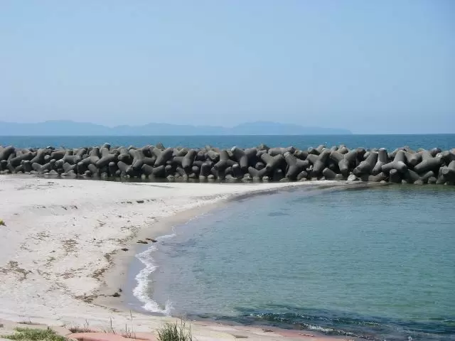 少し歩くと目の前に海が広がっています☆