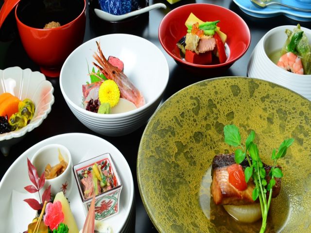お料理の中継を中心に裏方全般業務をお任せします★