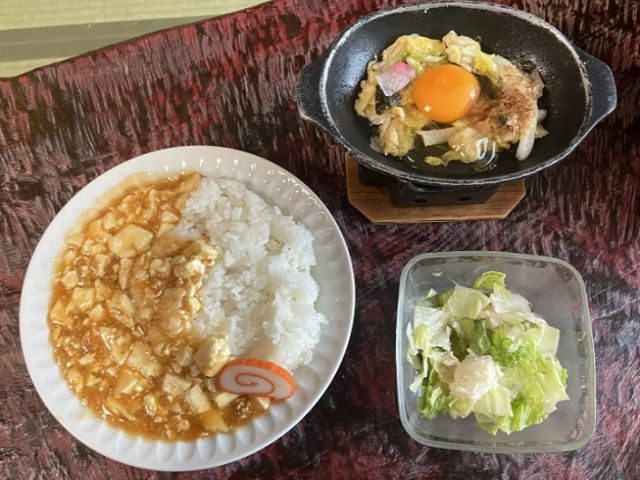 食事はまかないで美味しいと大評判です！
お腹いっぱい食べてくださいね～☆