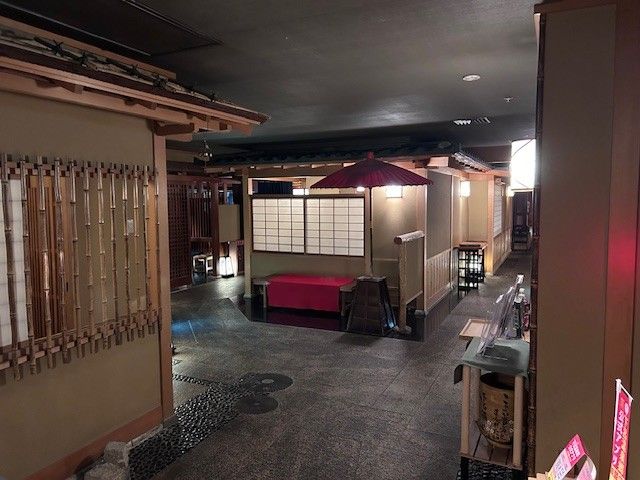 職場の写真です。
外国人のお客様も多く来られますよ。