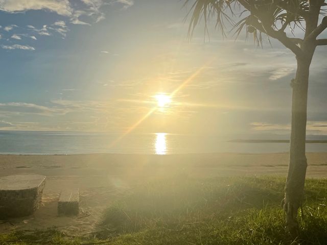 ホテルの目の前には美しいビーチが！海が目の前の職場で働きたい方必見です★