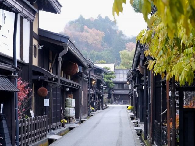 小京都の町として、国内外からも注目されている高山。名古屋までも電車で出る事ができます！