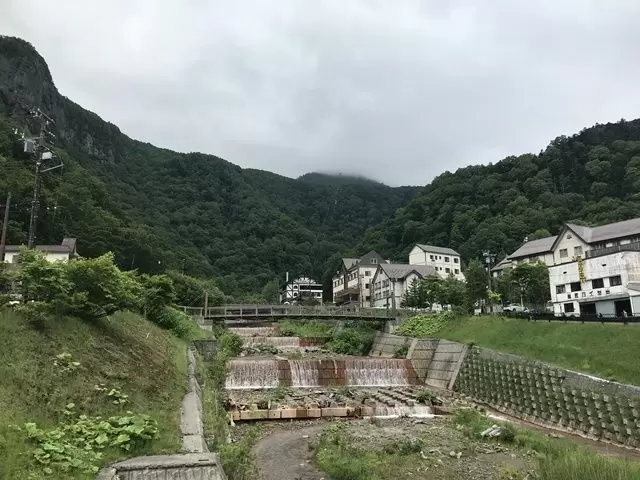 自然たっぷりの層雲峡温泉街(´ー｀)