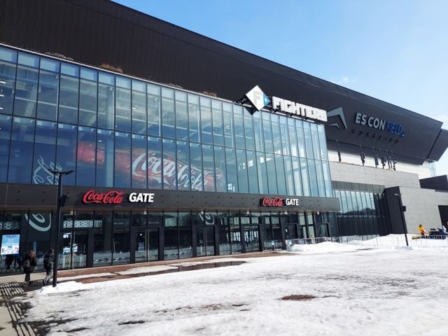 新球場での個室サービス、ラウンジサービススタッフさんの募集です♪