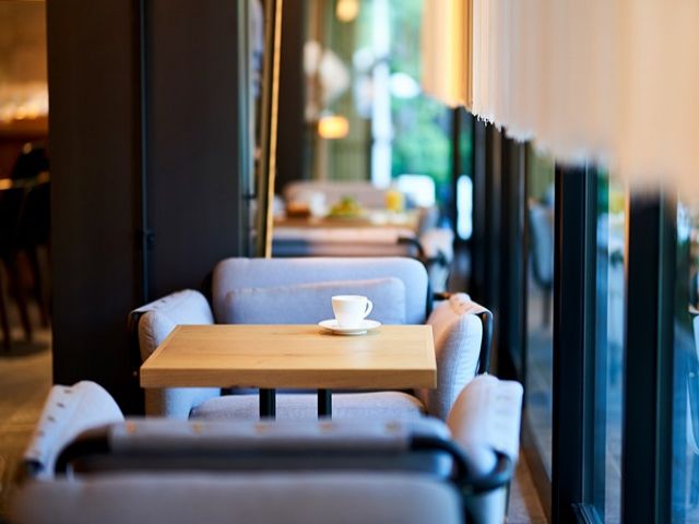 ホテルラウンジ