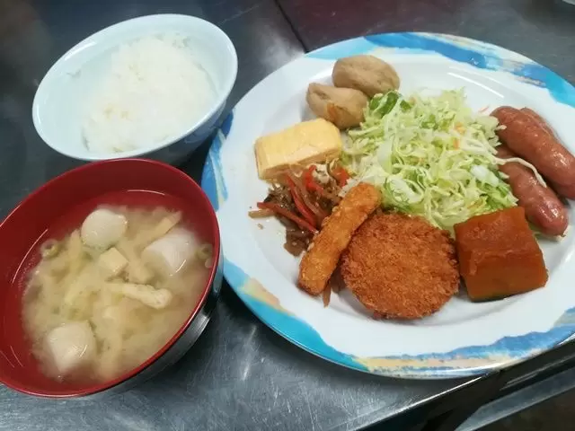 賄いも1日3食無料☆
ご飯も美味しく、生活費はかかりません！