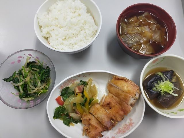 調理場で働く事が好きな方へ”自慢の賄い”生活するうえで大事な食事が◎オススメの職場です！