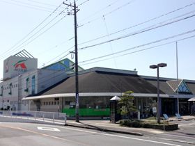ス―パーやお土産店あり。松江市内はもっと便利です。