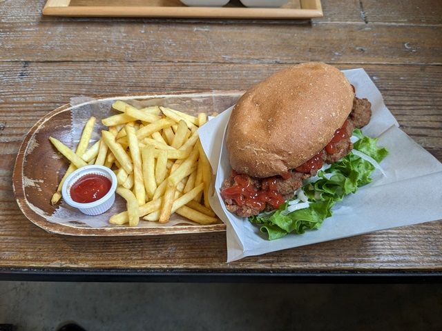 お肉屋さんのハンバーガー！！激ウマです♪♪