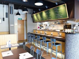 【交通費支給あり×生活環境抜群】大人気ハンバーガーショップのお仕事！レア案件ですよ～