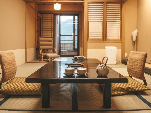 温泉街をぶらり旅、近くの温泉施設も無料で入れます！