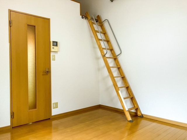 写真はイメージですが、昨年建てられたばかりの綺麗な寮です！