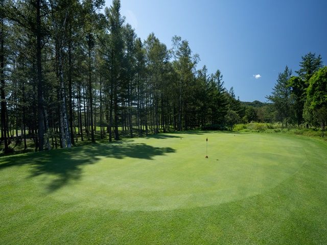 勤務後はリゾート内のゴルフを楽しむもよし☆