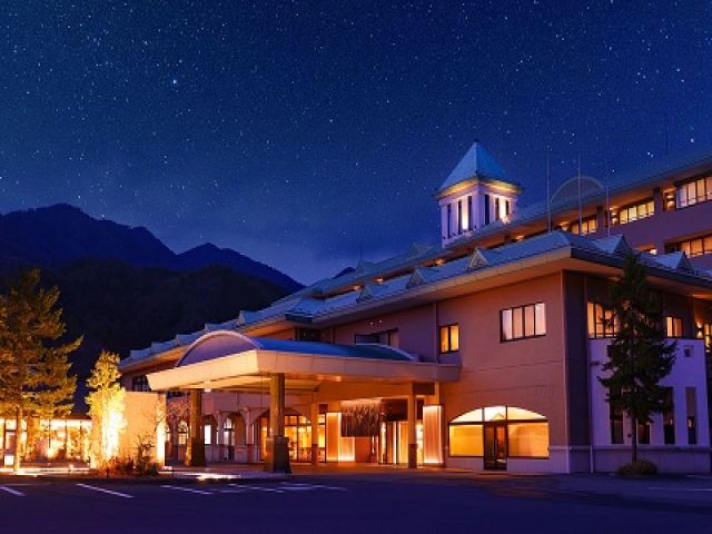 満点の星空が最高なホテルです☆
憧れのフロント業務をこの機会に是非!!