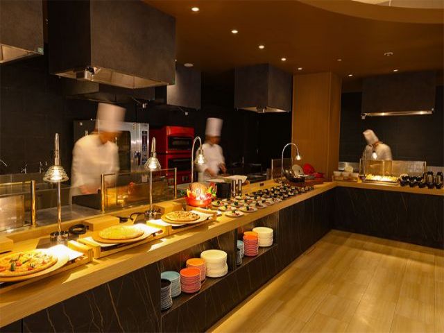 ライブキッチンや仕込みをお願いします。