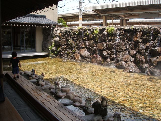 城崎温泉には多くの足湯や外湯があります☆