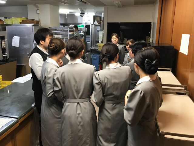 最初は教育係も付くので安心♪