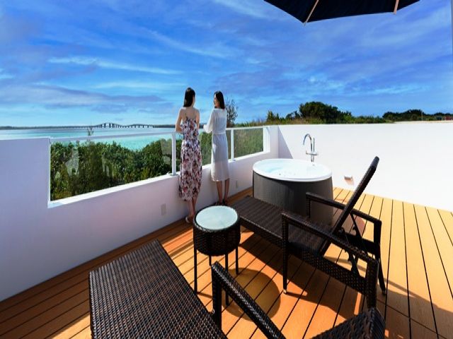 職場は、伊良部大橋渡ってすぐの場所にあります！