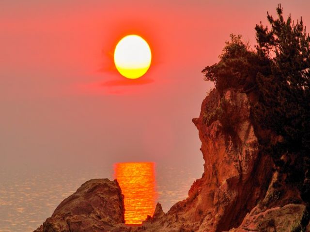 夕日が美しい海沿いの温泉地!!