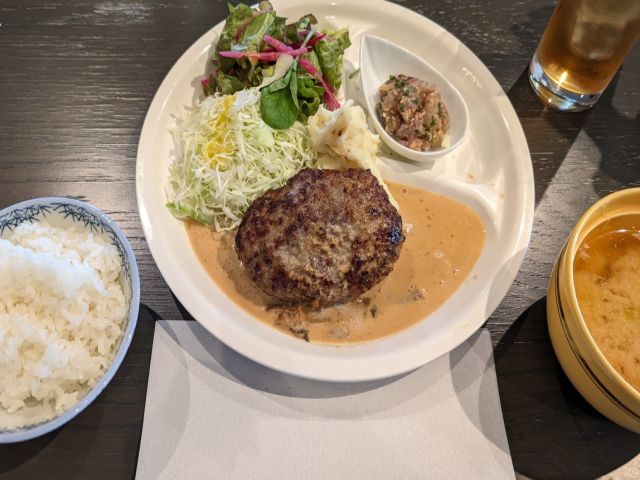 賄いメニューも毎日変わります