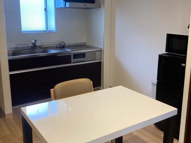 綺麗な社宅もあります。社宅は合計2つあり、ホテルから徒歩8分程度です。