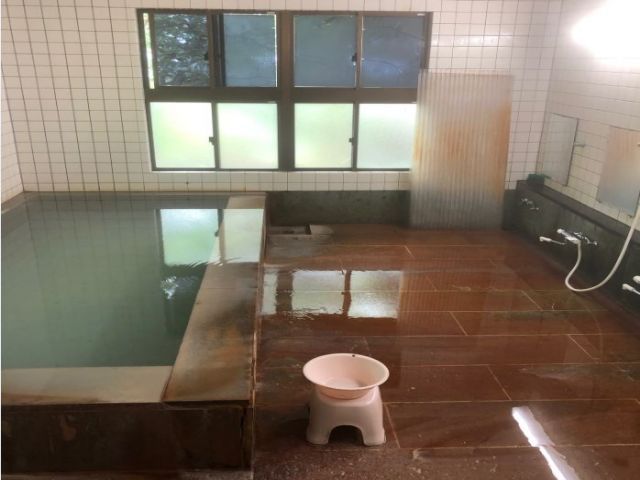 寮のお風呂が温泉！入り放題です