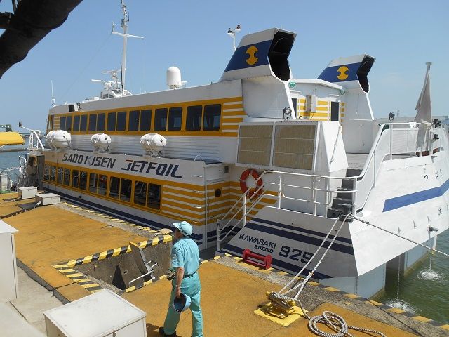 新潟港からはカーフェリーに乗ります！
フェリーの中は充実しており快適です♪