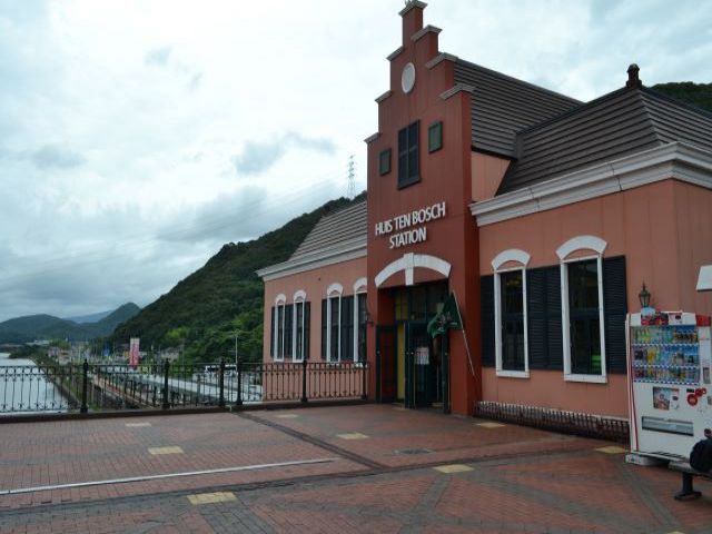 最寄りはハウステンボス駅！