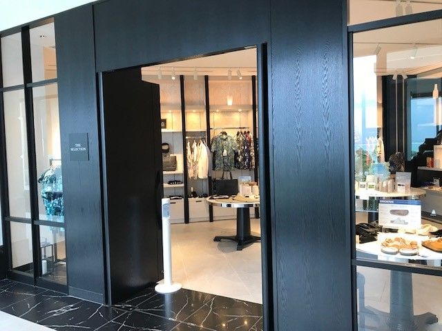 那覇空港から車で20分の好立地！休日は那覇までバスですぐ行けますよ♪