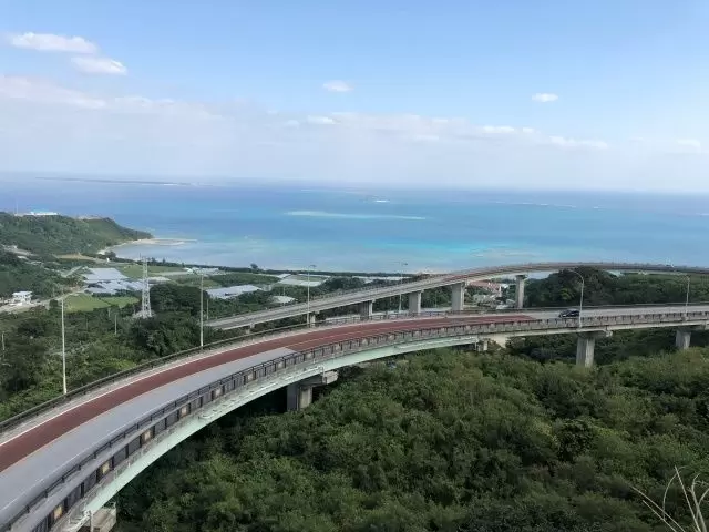 休日はドライブしながら、カフェ・海巡り♪沖縄を満喫♪