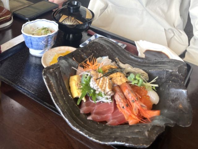 【周辺環境】お宿は天橋立駅の近くなので生活環境が便利！飲食店やコンビニ、バス停もあります。