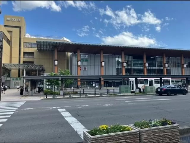 長野駅から徒歩圏内!!
周辺環境は抜群に便利な街中のお仕事です。