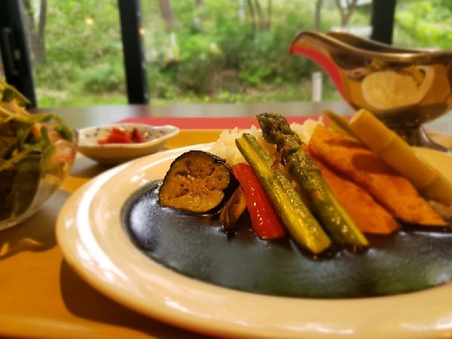 レストランのお料理もおしゃれですよ＊