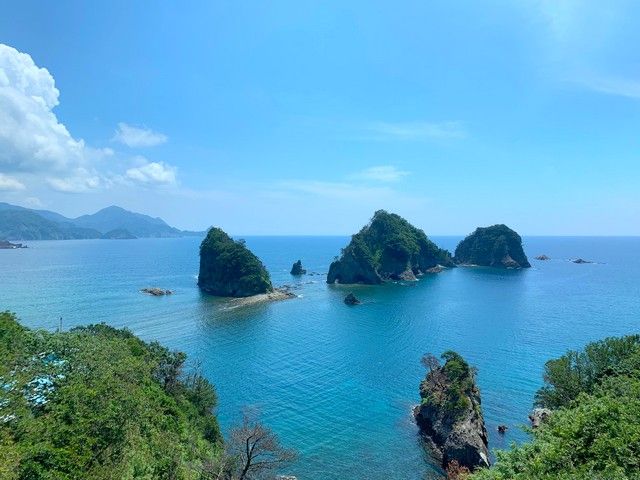 天気の良い日はコバルトブルーの海が見られるかもしれません…